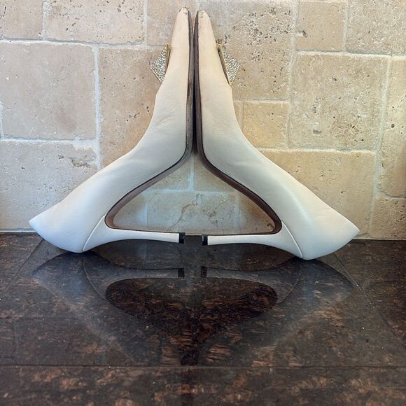 Valentino One Stud 100 Patent rhinestones, Pump, cream size 37.5/7 $1400 - Picture 10 of 14